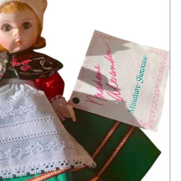 Vintage Madame Alexander Doll 8” Denmark 546 1986 - Picture 3 of 4